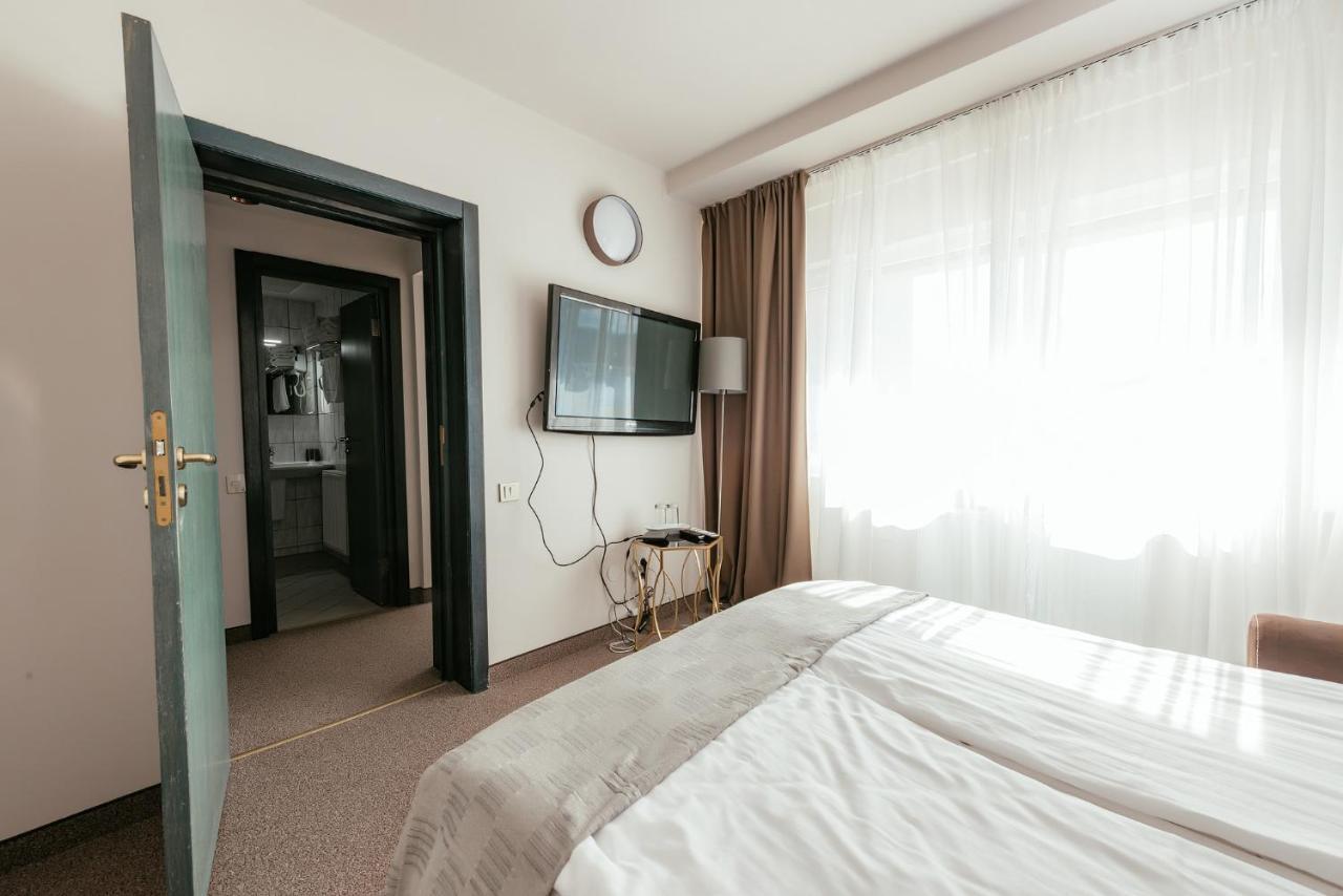 Riviera By Queens Hotel And Resort Gura Văii Exterior foto
